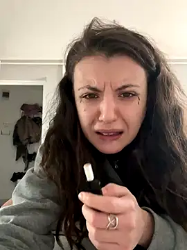 bunnythetailor online show from December 17, 2025, 1:05 pm