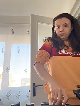 bunnythetailor online show from December 14, 2025, 12:22 pm