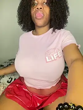 Boneca25 online show from November 30, 2025, 8:48 am