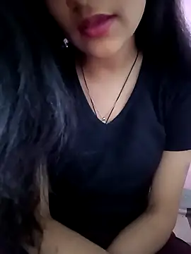 Snapshot of Tanu-00 chatting on December 4, 2025, 4:11 am Tanu-00 online show from December 4, 2025, 4:11 am