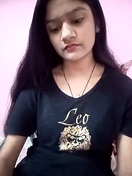 Tanu-00 online show from November 5, 2025, 1:47 pm