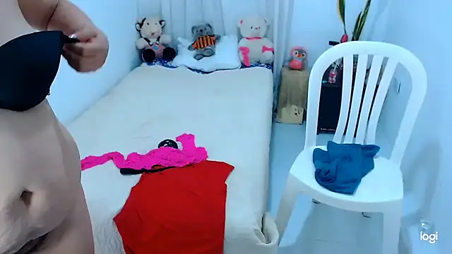 Sweeetnaughty online show from April 7, 2026, 2:19 pm