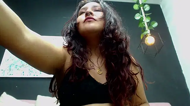 Snapshot of Sophy_61 chatting on February 7, 2025, 8:10 pm Sophy 61 online show from February 7, 2025, 8:10 pm