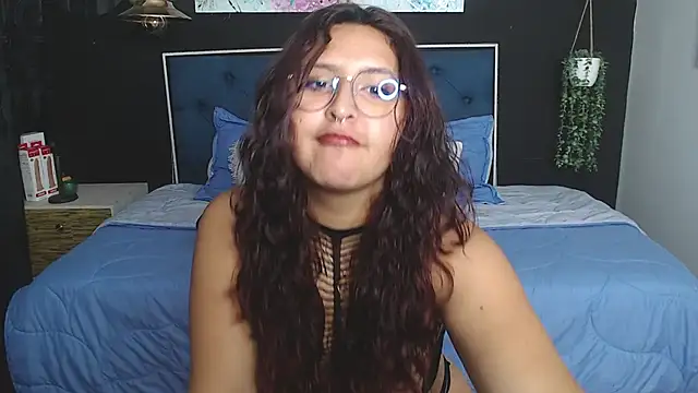 Snapshot of Sophy_61 chatting on March 1, 2025, 2:13 pm Sophy 61 online show from March 1, 2025, 2:13 pm