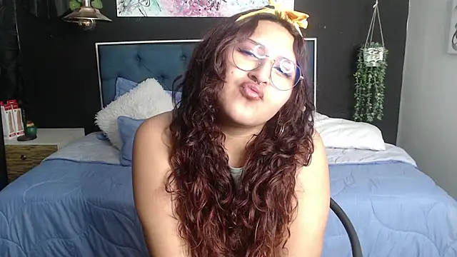 Snapshot of Sophy_61 chatting on March 3, 2025, 2:06 pm Sophy 61 online show from March 3, 2025, 2:06 pm