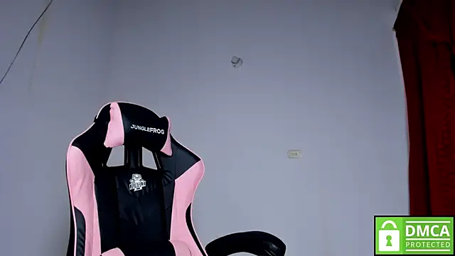 Snapshot of Little_Shaara chatting on November 28, 2025, 8:53 pm Little Shaara online show from November 28, 2025, 8:53 pm