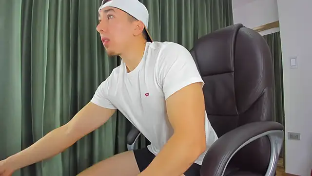 Tombarden online show from March 18, 2025, 7:01 pm