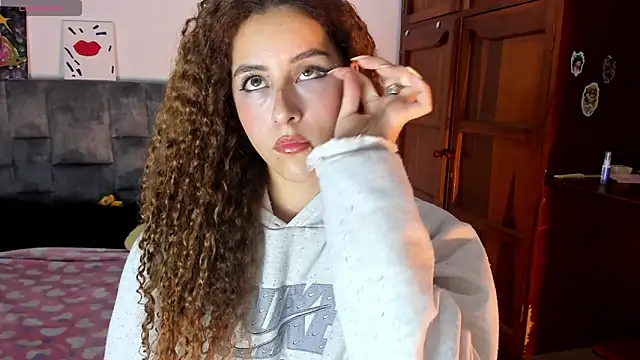 Isangel  online show from November 20, 2025, 5:08 am