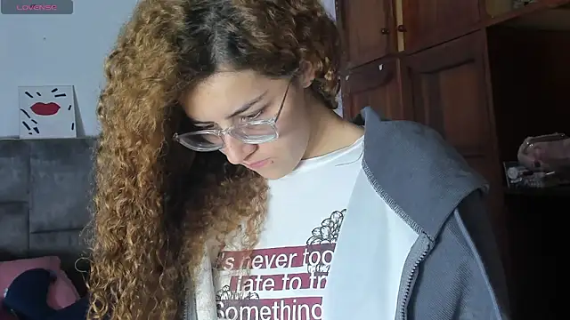 Isangel  online show from October 10, 2025, 5:52 am