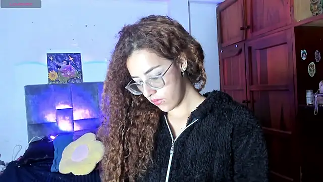 Isangel  online show from November 7, 2025, 3:11 am