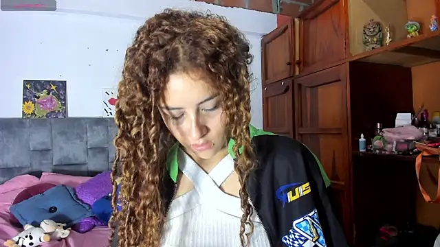 Isangel  online show from October 15, 2025, 5:06 am