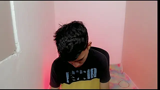 Snapshot of Alexxx_lov chatting on February 20, 2025, 12:36 pm Alexxx lov online show from February 20, 2025, 12:36 pm