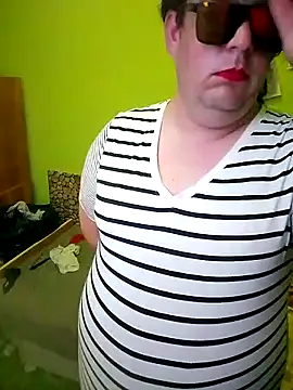 Snapshot of Adrianka chatting on September 23, 2025, 9:44 pm Adrianka online show from September 23, 2025, 9:44 pm
