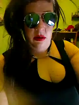 Snapshot of Adrianka chatting on October 2, 2025, 12:47 am Adrianka online show from October 2, 2025, 12:47 am
