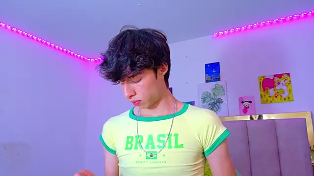 Juanmres online show from June 18, 2026, 10:04 pm