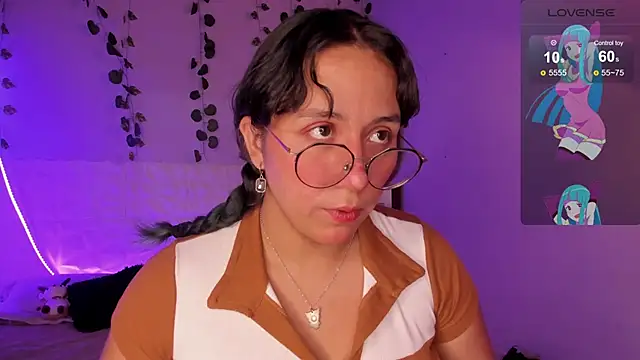 Snapshot of Ludovica6669 chatting on March 12, 2025, 12:09 am Ludovica6669 online show from March 12, 2025, 12:09 am