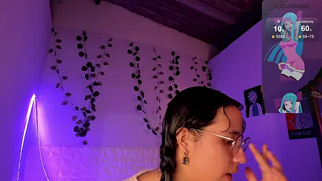 Snapshot of Ludovica6669 chatting on March 14, 2025, 12:10 am Ludovica6669 online show from March 14, 2025, 12:10 am