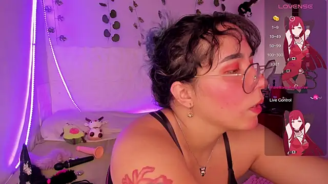 Snapshot of Ludovica6669 chatting on February 26, 2025, 6:26 pm Ludovica6669 online show from February 26, 2025, 6:26 pm