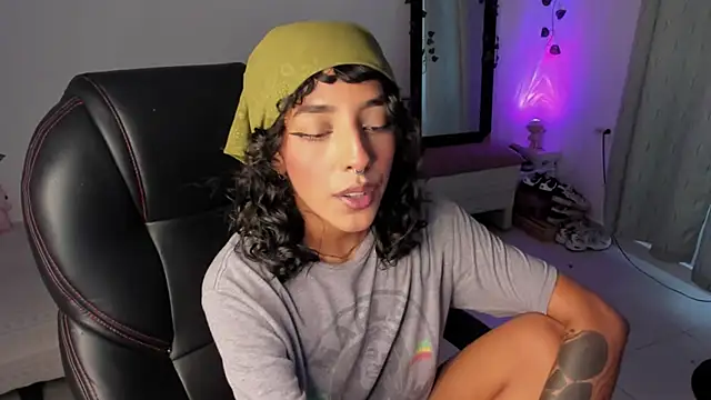 viankaa miller online show from February 5, 2025, 4:03 pm