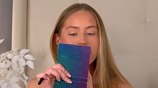 Snapshot of ur_wet_dreams chatting on February 25, 2026, 4:23 am ur wet dreams online show from February 25, 2026, 4:23 am