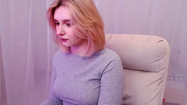 Snapshot of Freya_Celestial chatting on February 22, 2025, 1:13 pm Freya Celestial online show from February 22, 2025, 1:13 pm