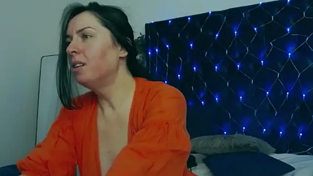 Snapshot of JacquelineElle chatting on March 3, 2025, 12:45 am JacquelineElle online show from March 3, 2025, 12:45 am