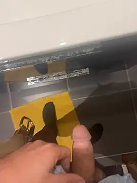 Snapshot of yannusgir33 chatting on February 19, 2026, 10:18 pm yannusgir33 online show from February 19, 2026, 10:18 pm