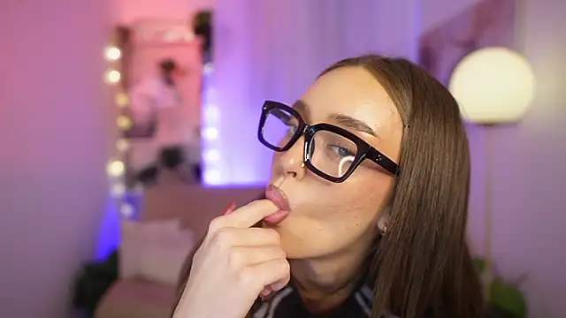 Clara Nia online show from January 10, 2026, 7:31 pm