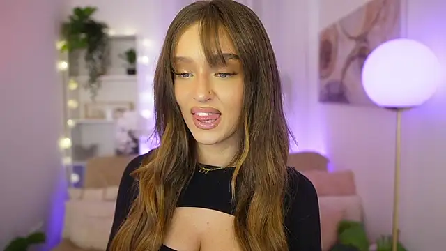 Snapshot of Clara_Nia chatting on February 8, 2026, 7:22 pm Clara Nia online show from February 8, 2026, 7:22 pm