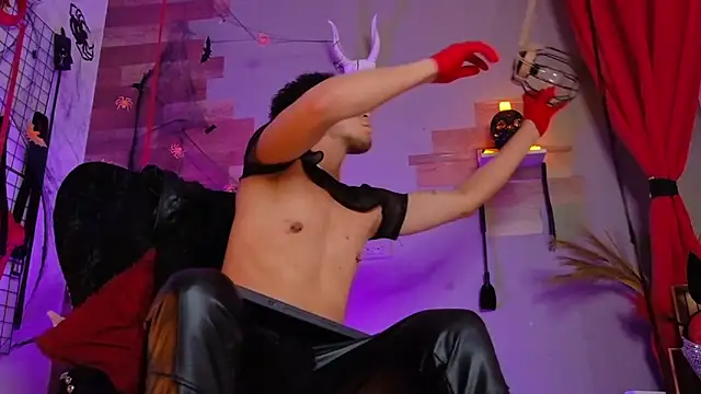 AngeloColleen online show from October 22, 2025, 7:13 pm