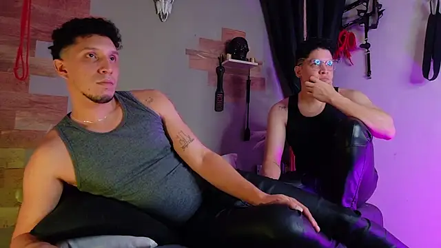 Snapshot of AngeloColleen chatting on November 28, 2025, 5:35 pm AngeloColleen online show from November 28, 2025, 5:35 pm