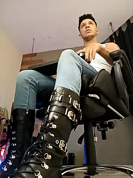 AngeloColleen online show from March 19, 2026, 9:04 pm