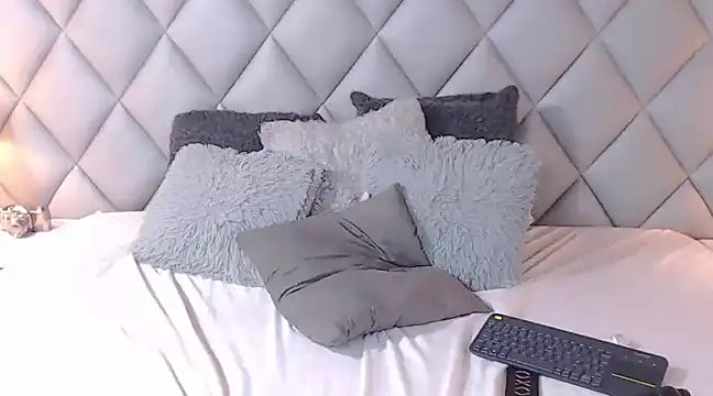 LalyCastro online show from February 11, 2025, 11:01 pm