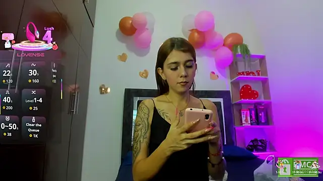 Nicol TransGirl online show from May 15, 2026, 4:43 am