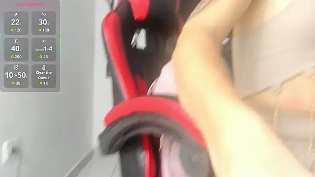 Nicol TransGirl online show from December 4, 2025, 4:33 am