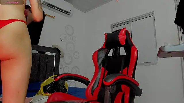 Snapshot of Nicol_TransGirl chatting on February 6, 2026, 2:40 am Nicol TransGirl online show from February 6, 2026, 2:40 am