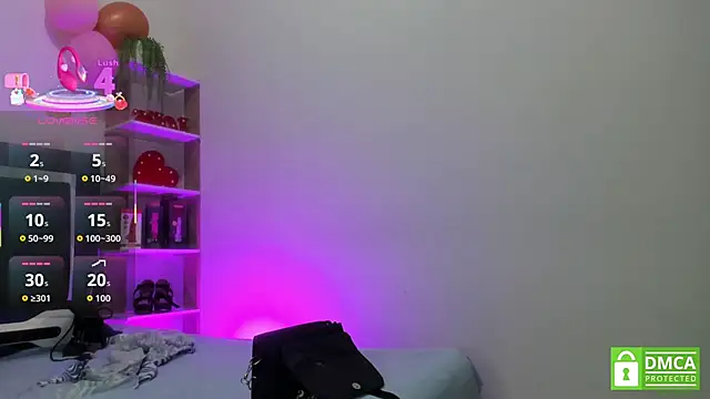 Nicol TransGirl online show from May 28, 2026, 4:42 am