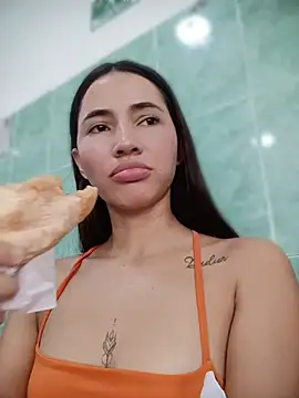 -Nicol online show from April 10, 2026, 10:06 pm