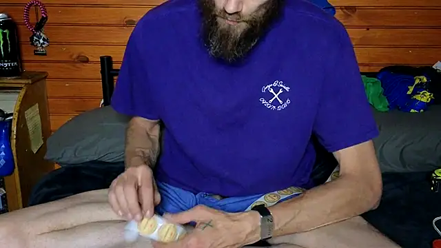 Snapshot of SUCKMEDEEP69 chatting on February 22, 2025, 1:44 am SUCKMEDEEP69 online show from February 22, 2025, 1:44 am