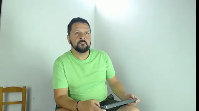 Snapshot of Daniel_08_8 chatting on March 11, 2025, 2:40 pm Daniel 08 8 online show from March 11, 2025, 2:40 pm