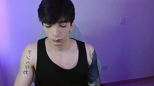 H3ll B0I online show from April 28, 2026, 2:38 am