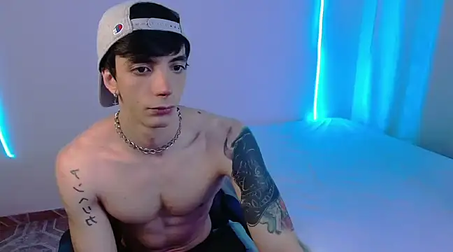 H3ll B0I online show from February 9, 2025, 6:11 am