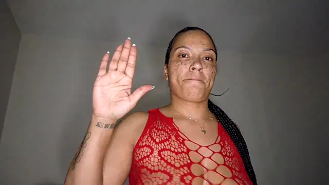 FreckleFaceBeauty online show from April 9, 2026, 1:51 am