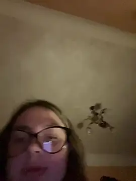 Snapshot of DearAlise chatting on May 29, 2026, 9:32 pm DearAlise online show from May 29, 2026, 9:32 pm