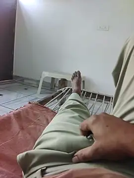 xmanrawan2 online show from October 26, 2025, 8:04 am