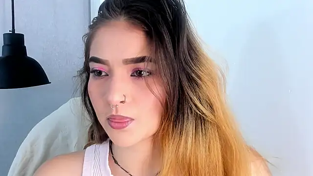 Shanntal  online show from October 9, 2025, 7:47 pm