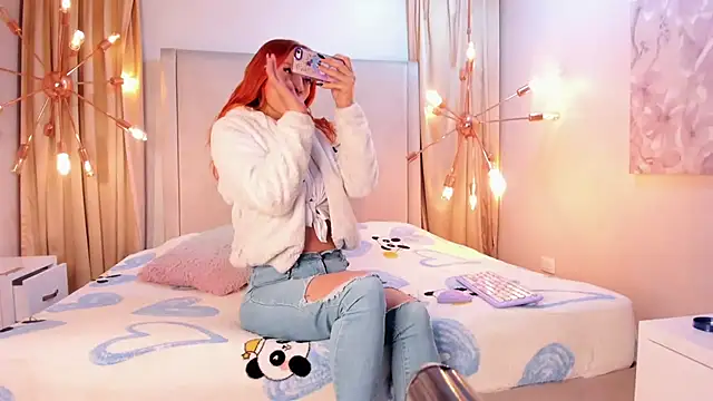 zoe taylorr1 online show from October 9, 2025, 2:45 am