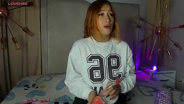 zoe taylorr1 online show from January 10, 2026, 11:38 am