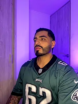 LeandroRusso online show from November 9, 2025, 11:42 pm