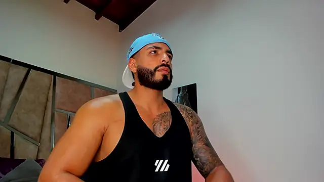 LeandroRusso online show from March 7, 2025, 12:48 am